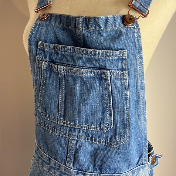 Valley girl denim shorts and bib - Picture 8 of 10